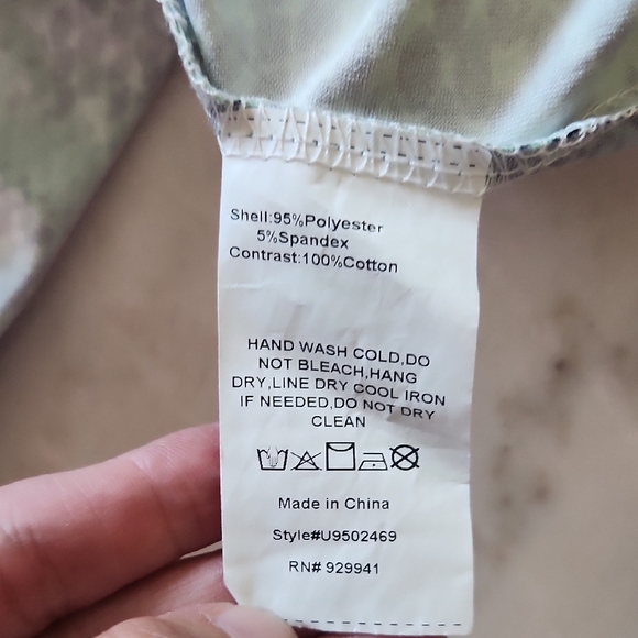 Suzanne Betro Green Blouse with Snake Print - Picture 3 of 4